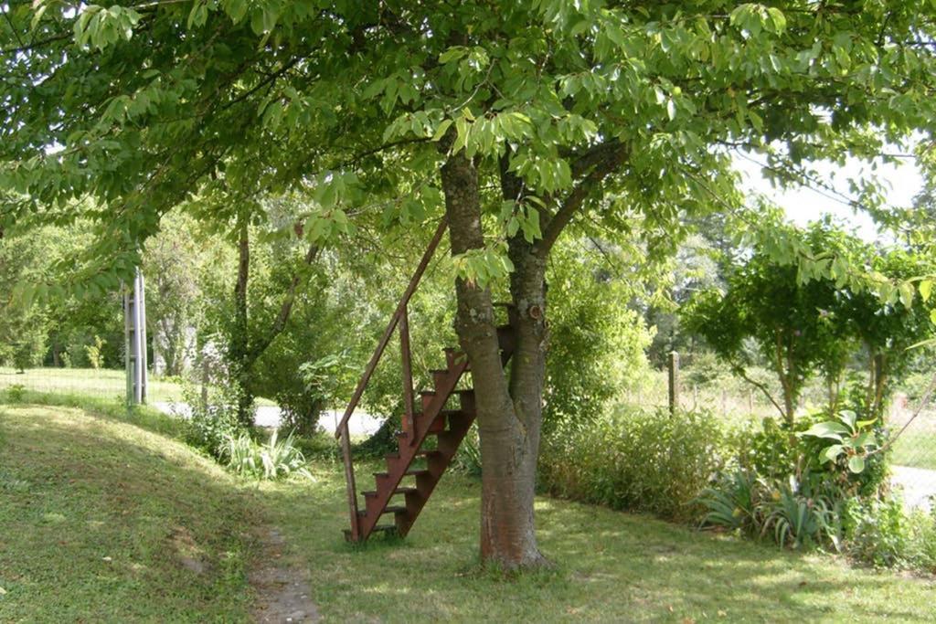 Petite maison au bord du canal Noyers-sur-Cher Extérieur photo