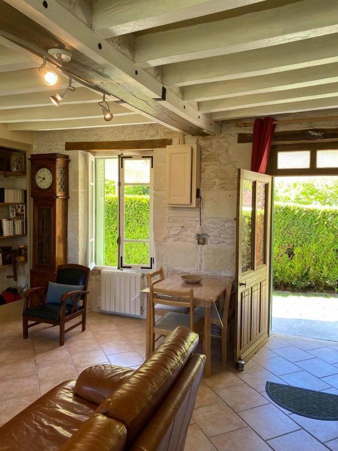 Petite maison au bord du canal Noyers-sur-Cher Extérieur photo
