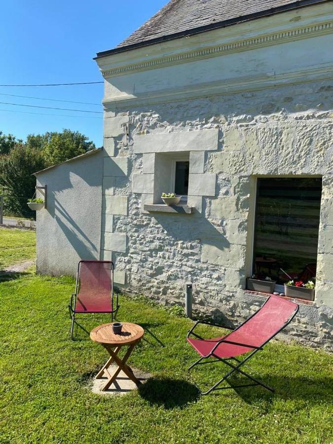 Petite maison au bord du canal Noyers-sur-Cher Extérieur photo