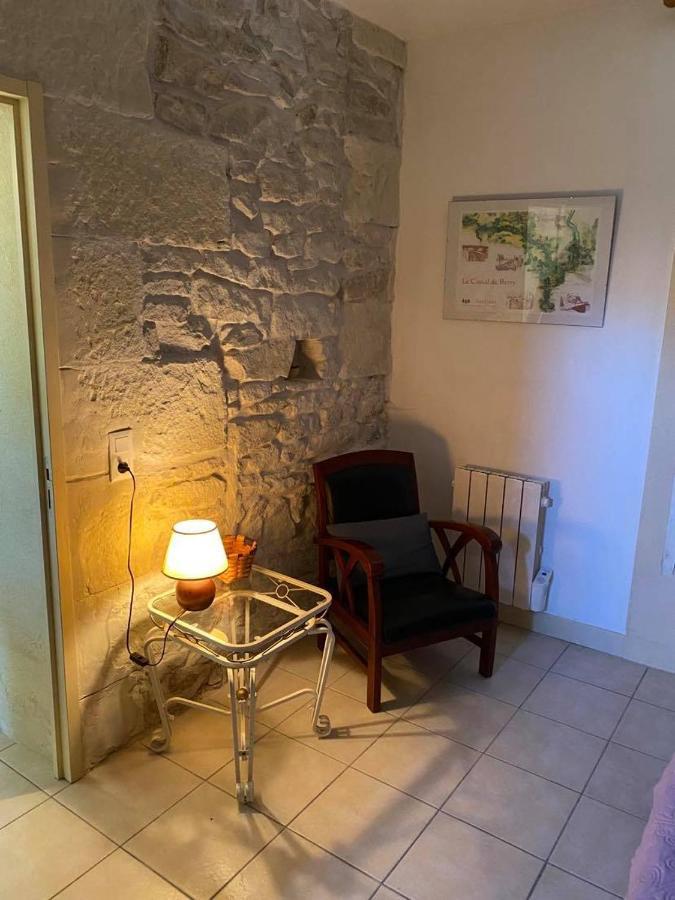 Petite maison au bord du canal Noyers-sur-Cher Extérieur photo
