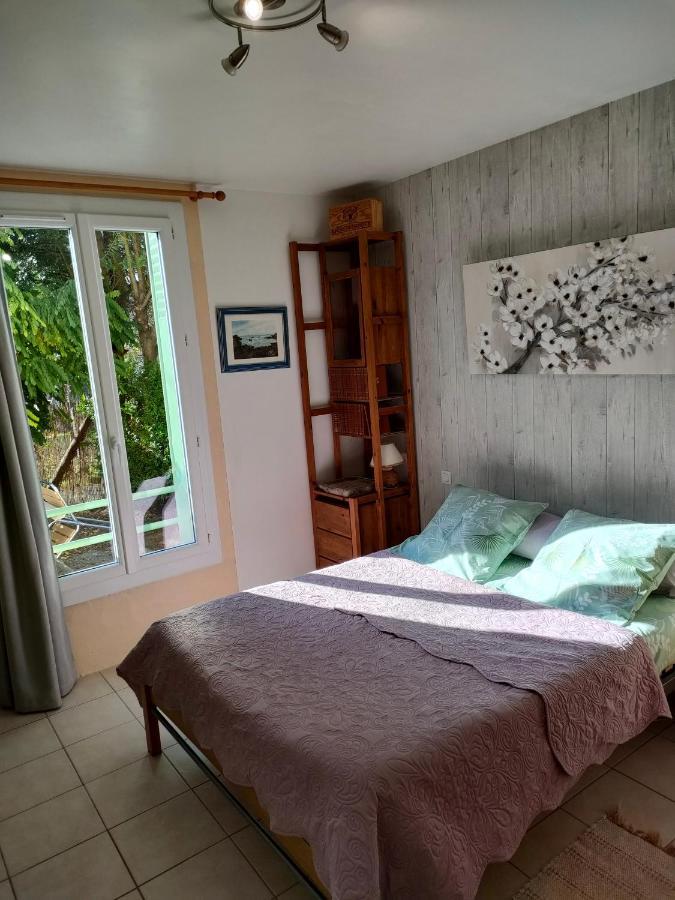 Petite maison au bord du canal Noyers-sur-Cher Extérieur photo
