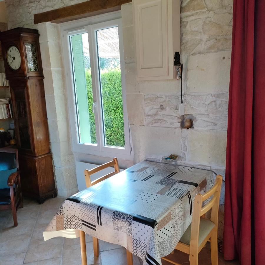 Petite maison au bord du canal Noyers-sur-Cher Extérieur photo