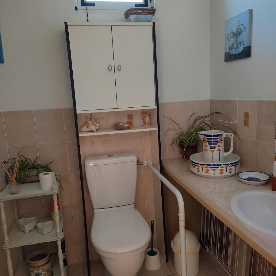 Petite maison au bord du canal Noyers-sur-Cher Extérieur photo